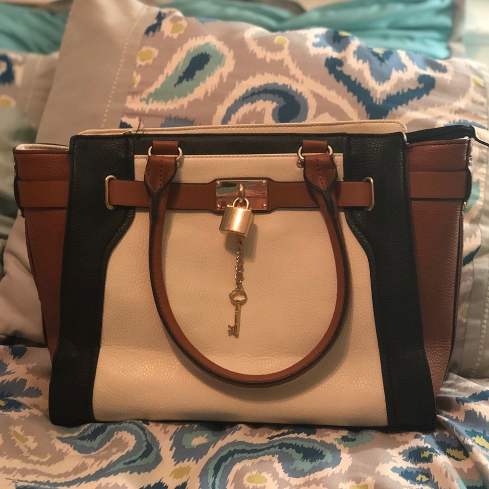 Aldo Purse
